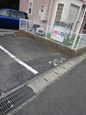 駐車場に車を止められます