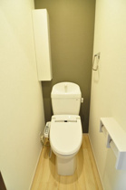 コンパクトで使いやすいトイレです