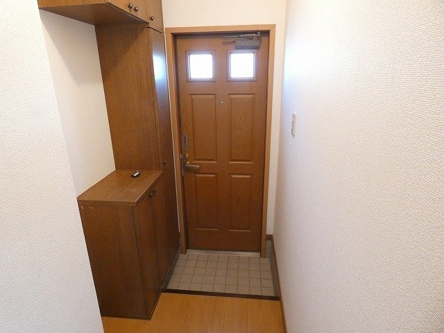 毎日通る玄関はこちらです