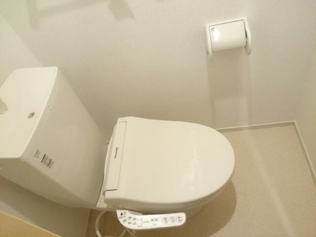 シンプルで使いやすいトイレです