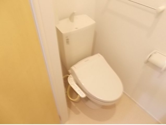 ゆったりとした空間のトイレです