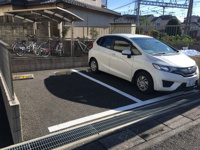 駐車場に車を止められます
