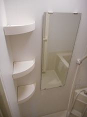コンパクトで使いやすいお風呂です