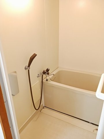 コンパクトで使いやすいお風呂です