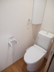 ゆったりとした空間のトイレです