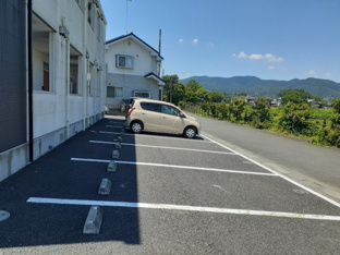 車をお持ちの方に嬉しい駐車場付きの物件です