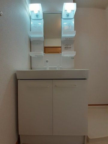 明るい洗面所です