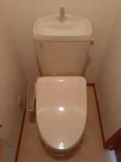 ゆったりとした空間のトイレです