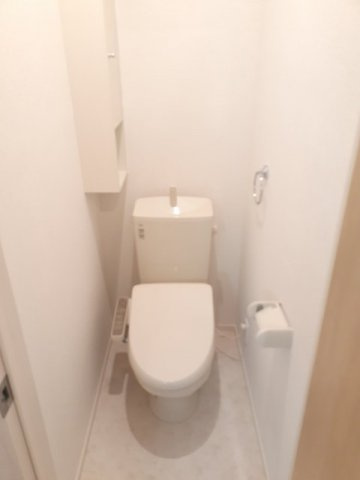 ゆったりとした空間のトイレです