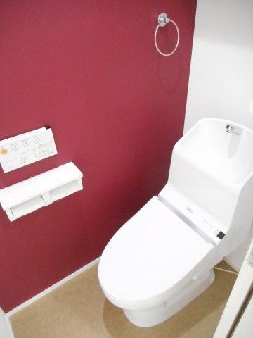ゆったりとした空間のトイレです