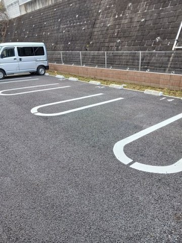 車をお持ちの方に嬉しい駐車場付きの物件です