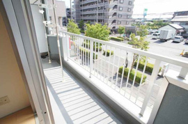 お洗濯にも便利なバルコニー付き