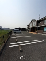 駐車場があるので、車を買う予定の方も安心です