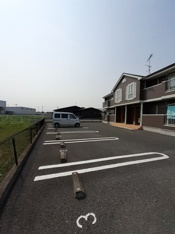 駐車場があるので、車を買う予定の方も安心です