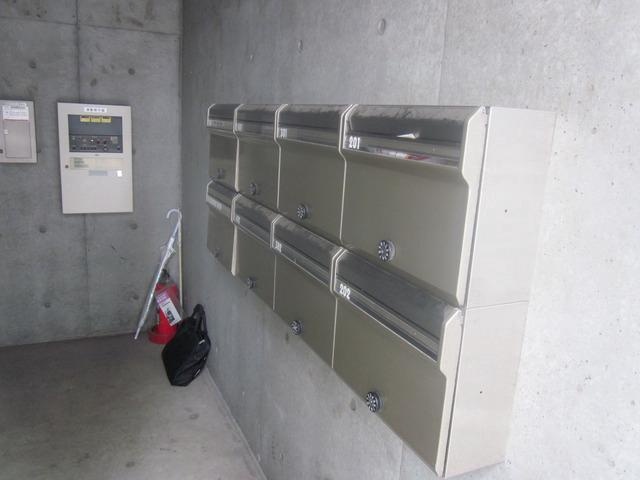 毎日通るエントランスはこのようになっています