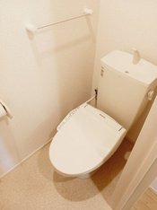 清潔感のあるトイレです