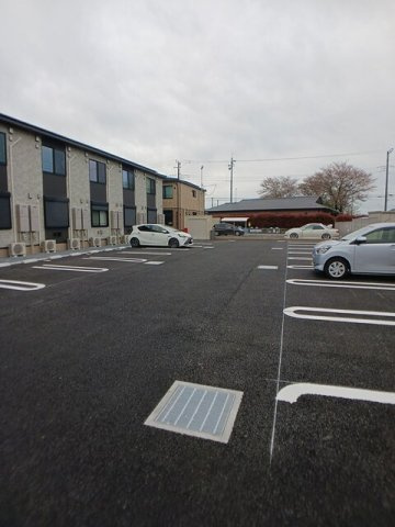 駐車場があるので、車を買う予定の方も安心です