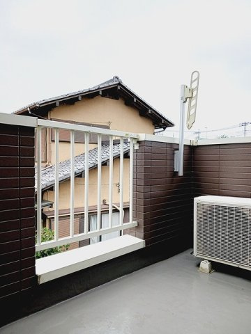 落ち着いた時間を過ごせるバルコニーです