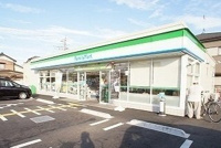 ファミリーマートまで850m