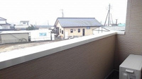 お洗濯にも便利なバルコニー付き