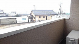 お洗濯にも便利なバルコニー付き