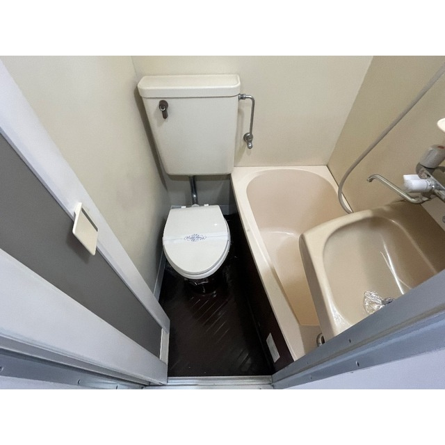 シンプルで使いやすいトイレです