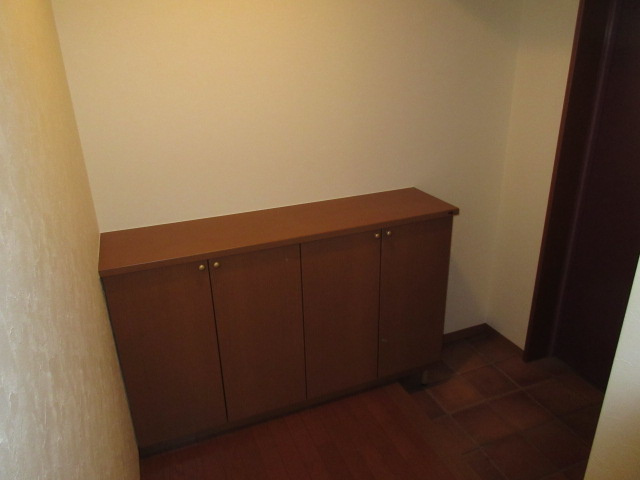 収納もある玄関です