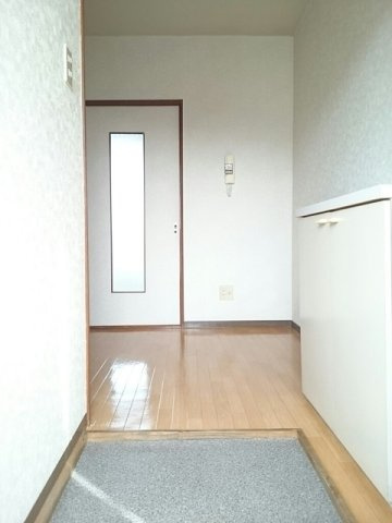 シンプルで使いやすい玄関です