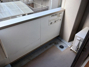 暖かな日差しのふりそそぐバルコニー