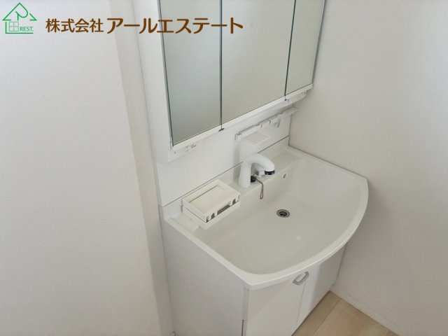 加古川市尾上町安田　　山陽電鉄「尾上の松駅」徒歩16分の独立洗面台