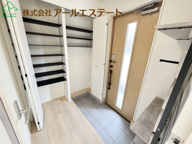 加古川市尾上町安田　　山陽電鉄「尾上の松駅」徒歩16分の玄関