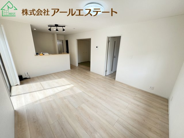 加古川市尾上町安田　　山陽電鉄「尾上の松駅」徒歩16分の居間・リビング