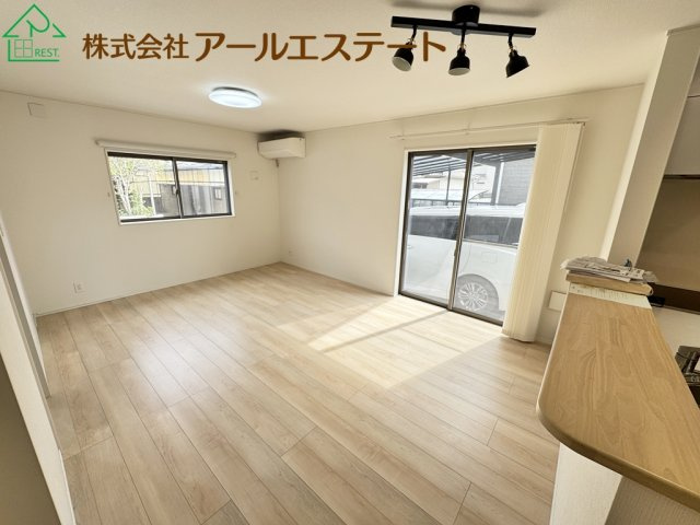 加古川市尾上町安田　　山陽電鉄「尾上の松駅」徒歩16分の居間・リビング