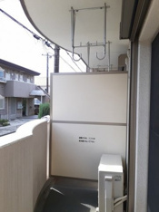 外からの目が気にならないバルコニーで洗濯物が干せます