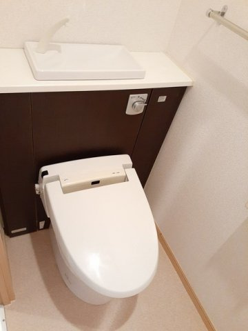 清潔感のあるトイレです