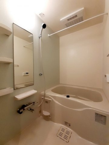 コンパクトで使いやすいお風呂です