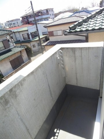 お洗濯にも便利なバルコニー付き