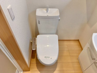 コンパクトで使いやすいトイレです