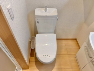 コンパクトで使いやすいトイレです