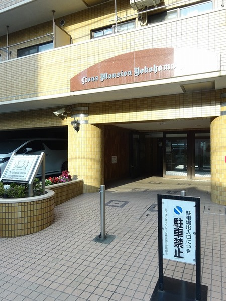 毎日通るエントランスはこのようになっています
