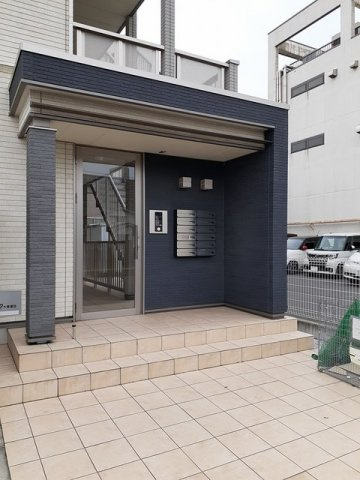 落ち着いたエントランスです