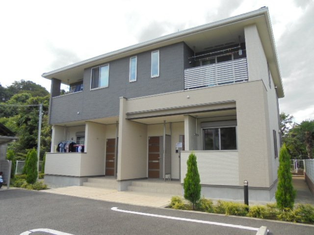 落ち着いた雰囲気の外観です