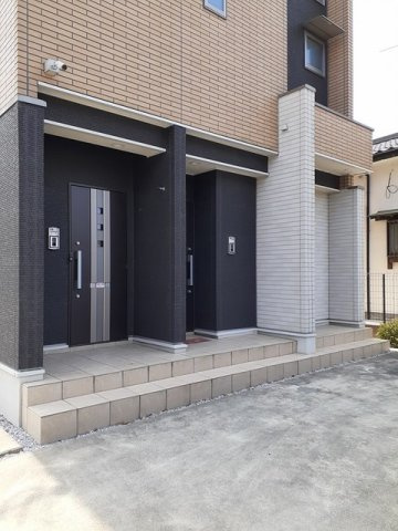 落ち着いたエントランスです