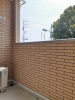 落ち着いた時間を過ごせるバルコニーです