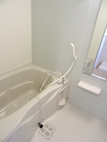 コンパクトで使いやすいお風呂です
