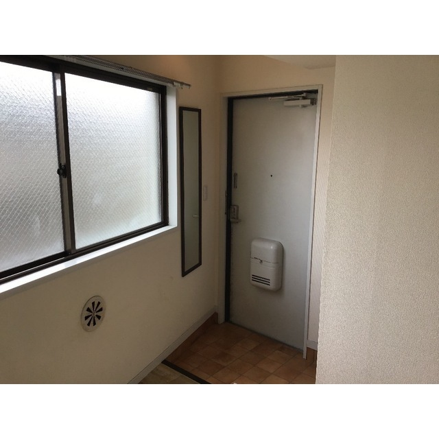 落ち着いた玄関です
