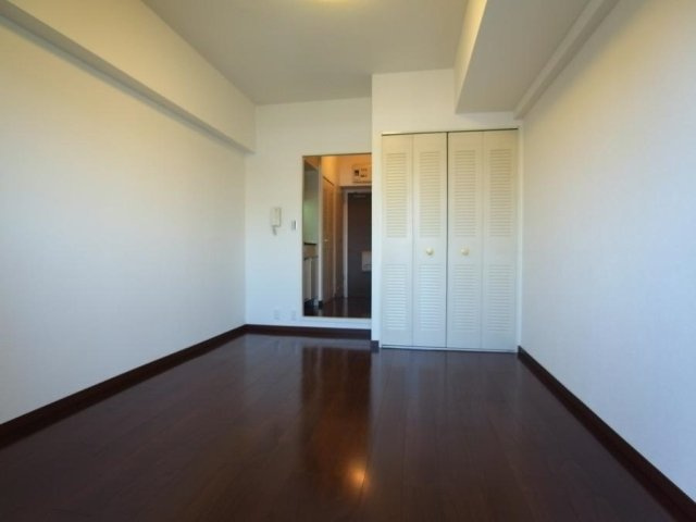 個人の部屋や寝室として使える洋室です