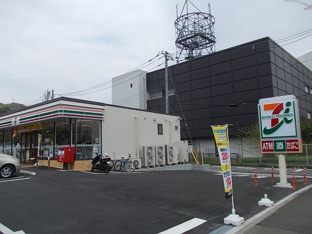セブンイレブンまで700m