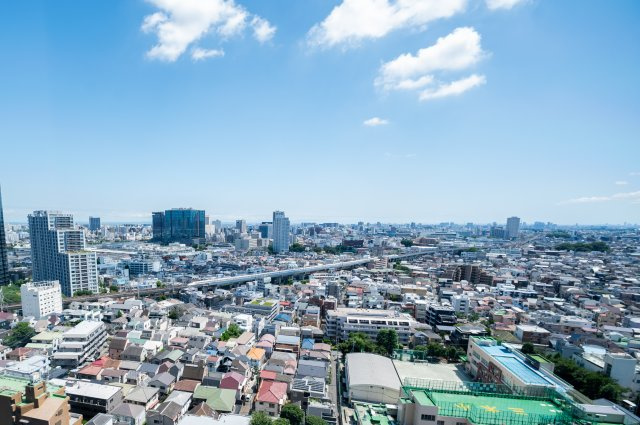 【展望】 | 大崎ウエストシティタワーズ | 見渡す限りの青空と街並みが広がる素晴らしい眺望！開放的な景色を眺めながら心地よくリフレッシュ♪