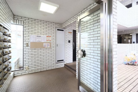 落ち着いたエントランスです